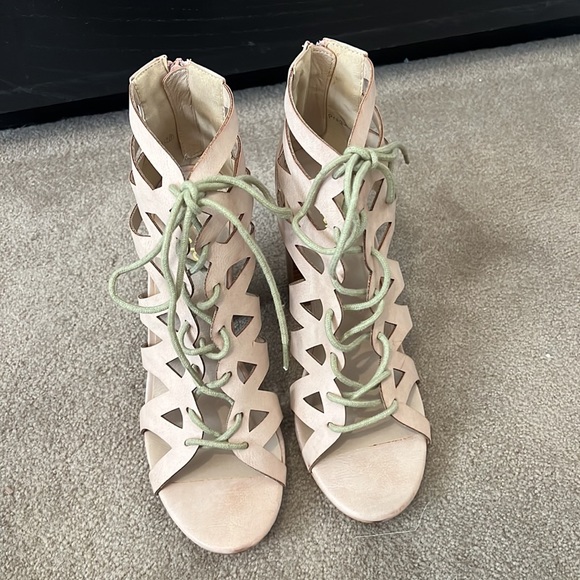 NIB Lace-up leather open toe gladiator booties with stacked block heel - Picture 4 of 9